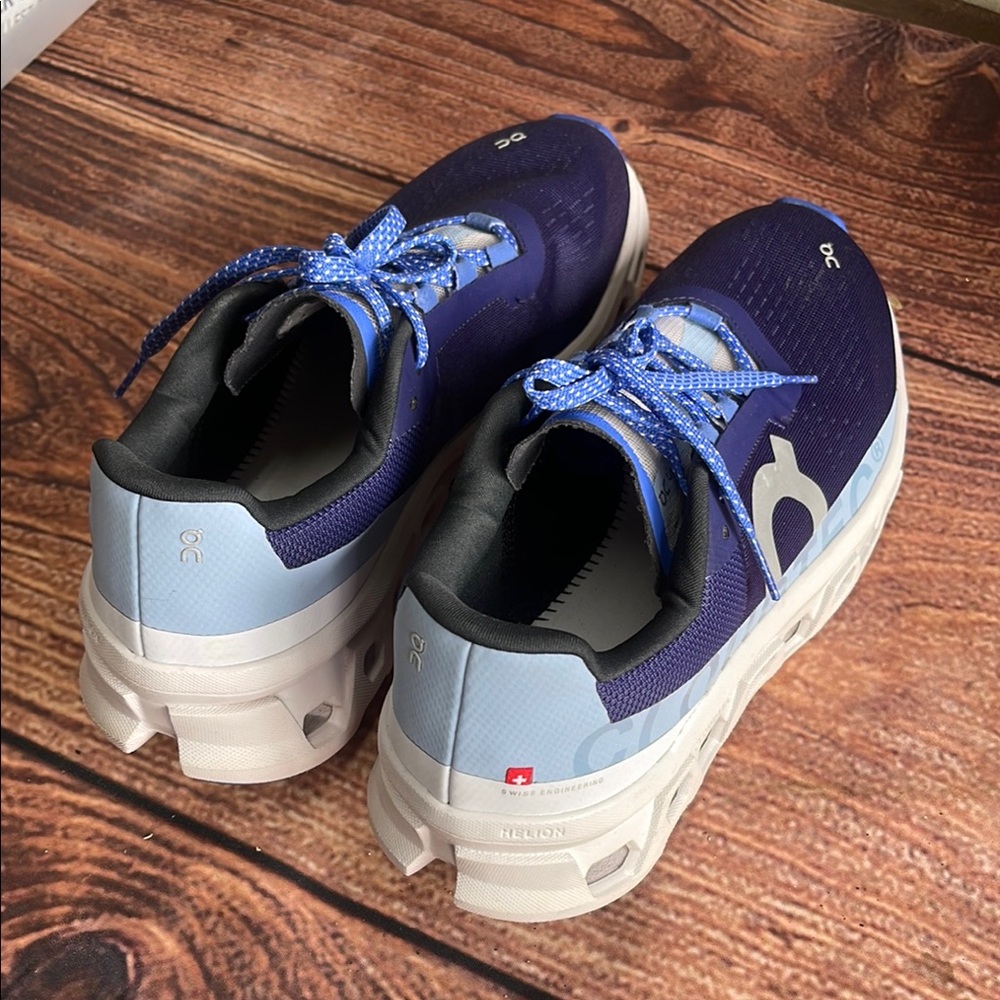 ON Running Dual-Tone Athletic Shoes